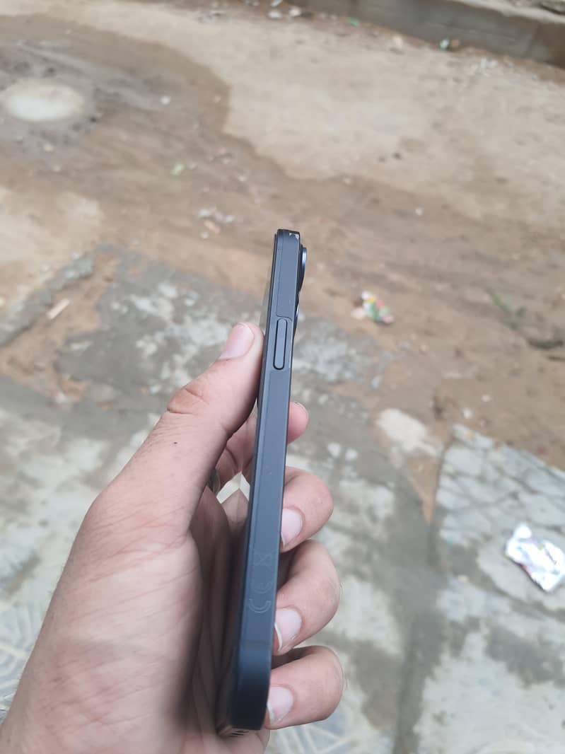 Apple iPhone 13 3