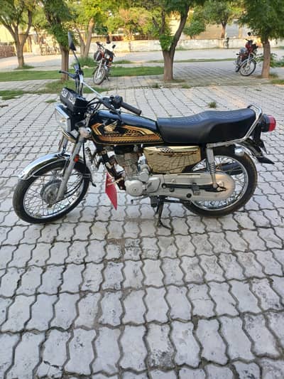 My honda 125 special addition for sale 03001110876