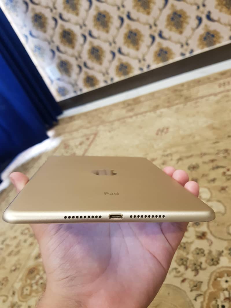 Apple IPad Mini 4 4