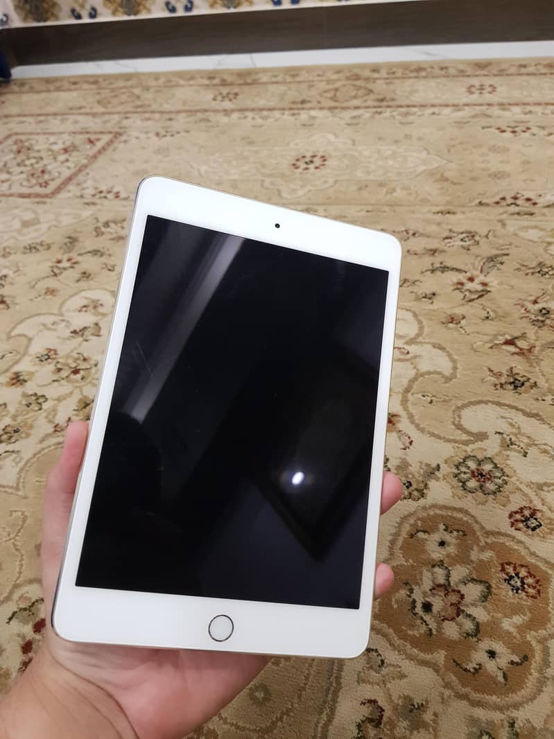Apple IPad Mini 4 8