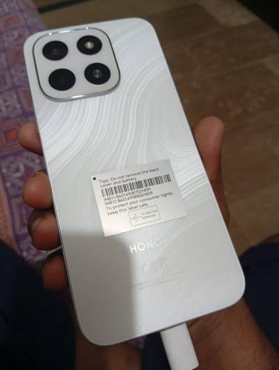 Honor x6c white excellent condition 10/10 with box charger warranty