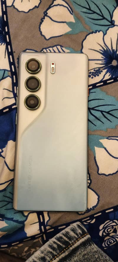 Tecno CAMON 40 Pro
