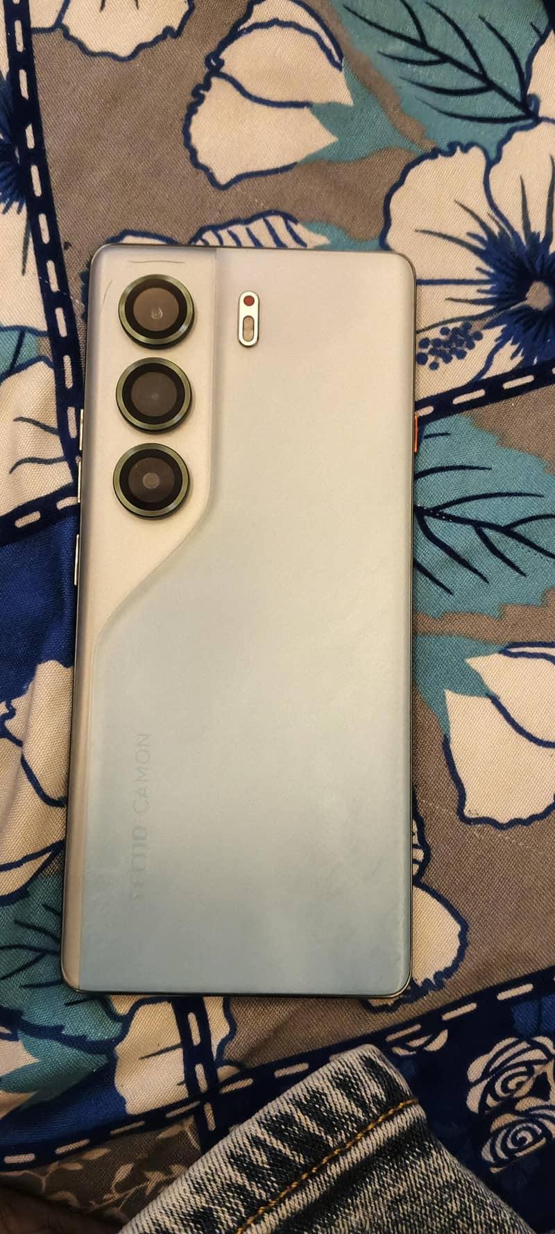 Tecno CAMON 40 Pro 0