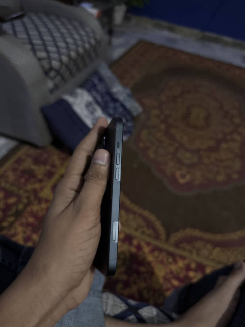 Apple iPhone 13 1