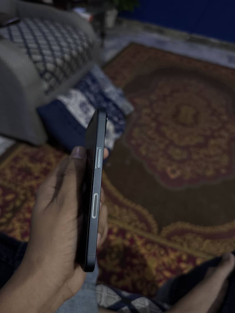 Apple iPhone 13 4