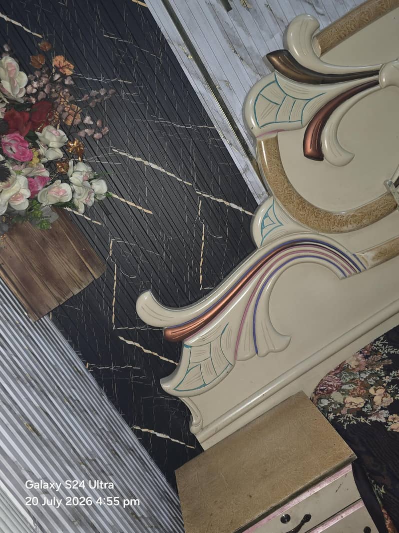 bed and sight table and dressing table 1