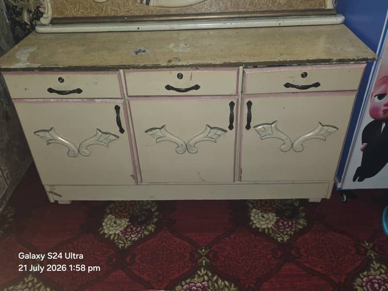 bed and sight table and dressing table 5