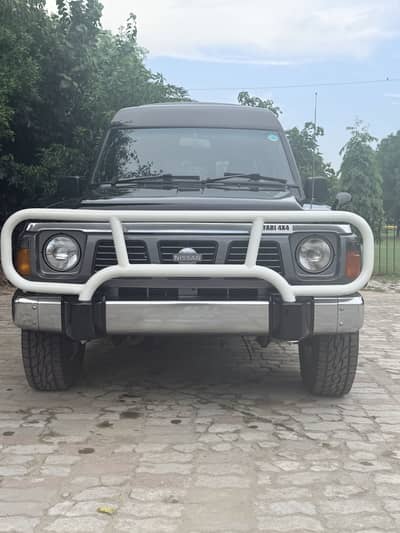 Nissan Patrol 1990