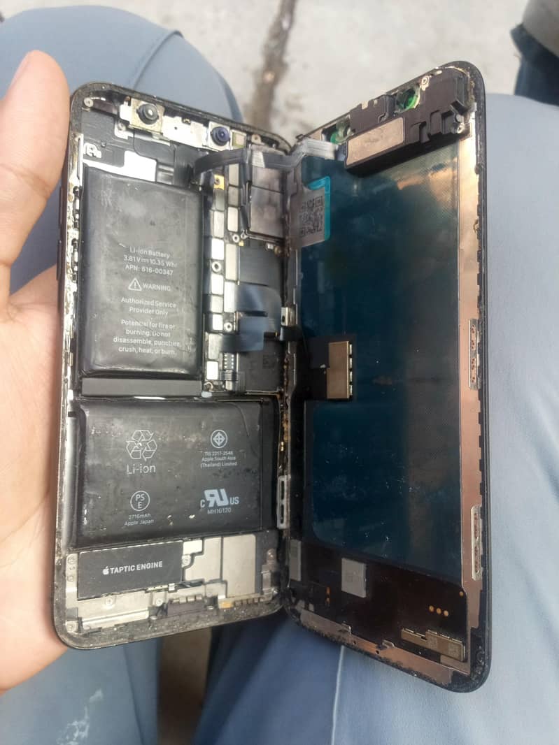 Apple iPhone X 4