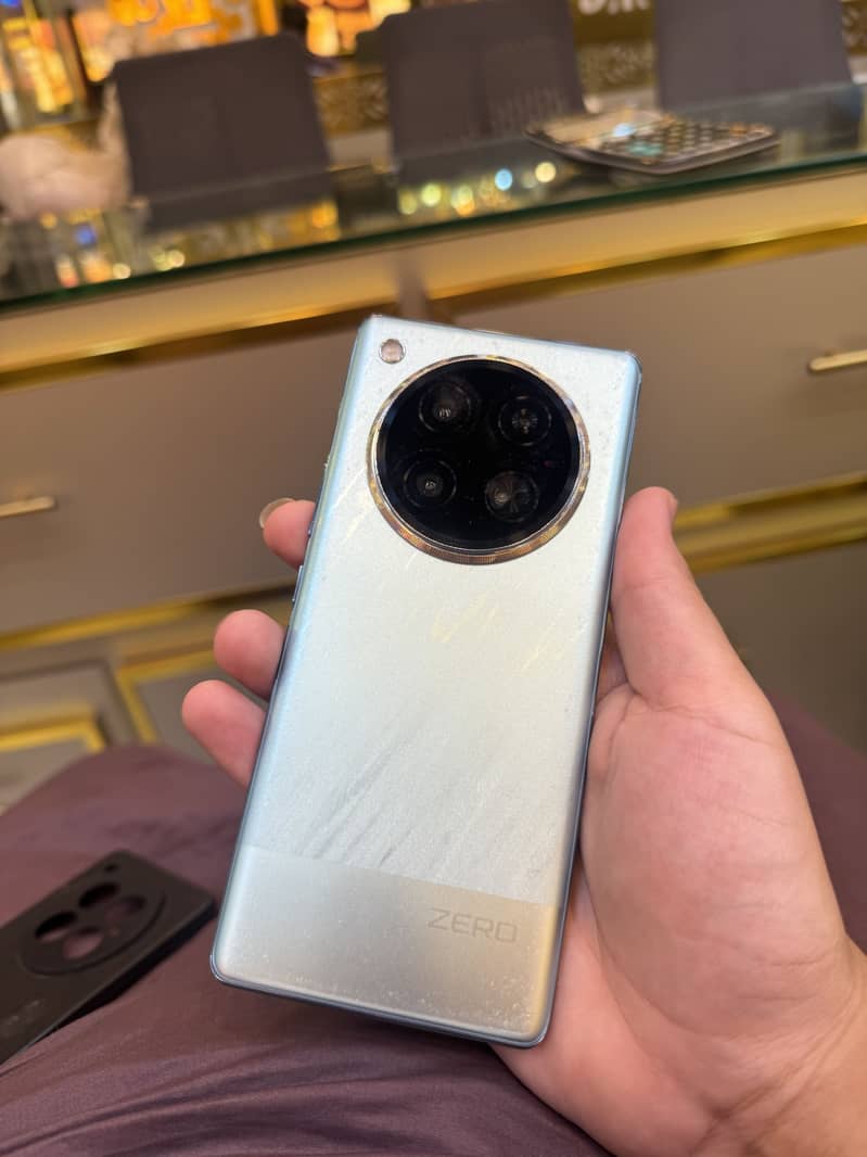 Infinix Zero 40 0