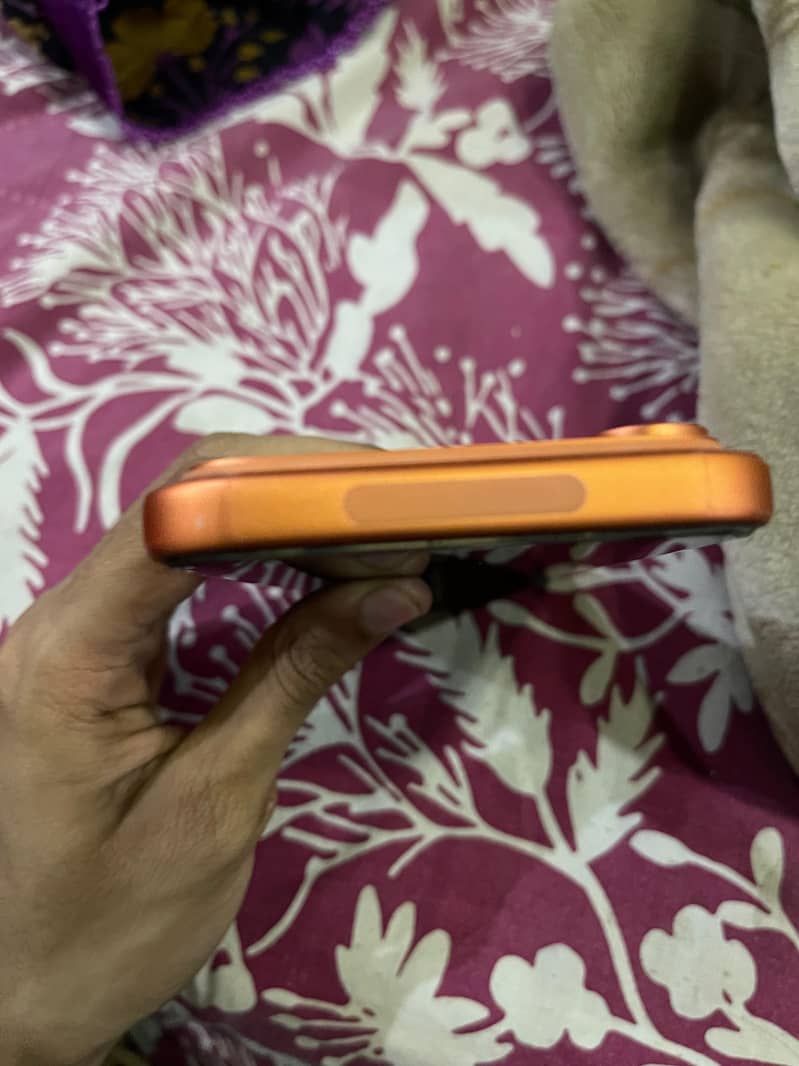 Apple iPhone 17 Pro Max 4
