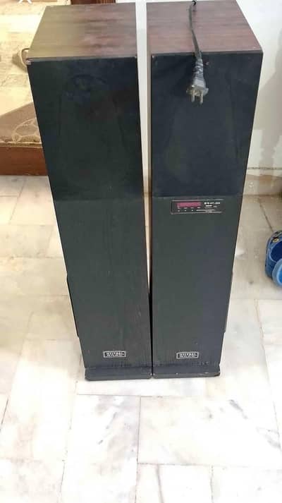 BLUETOOTH TOWER SPEAKERS