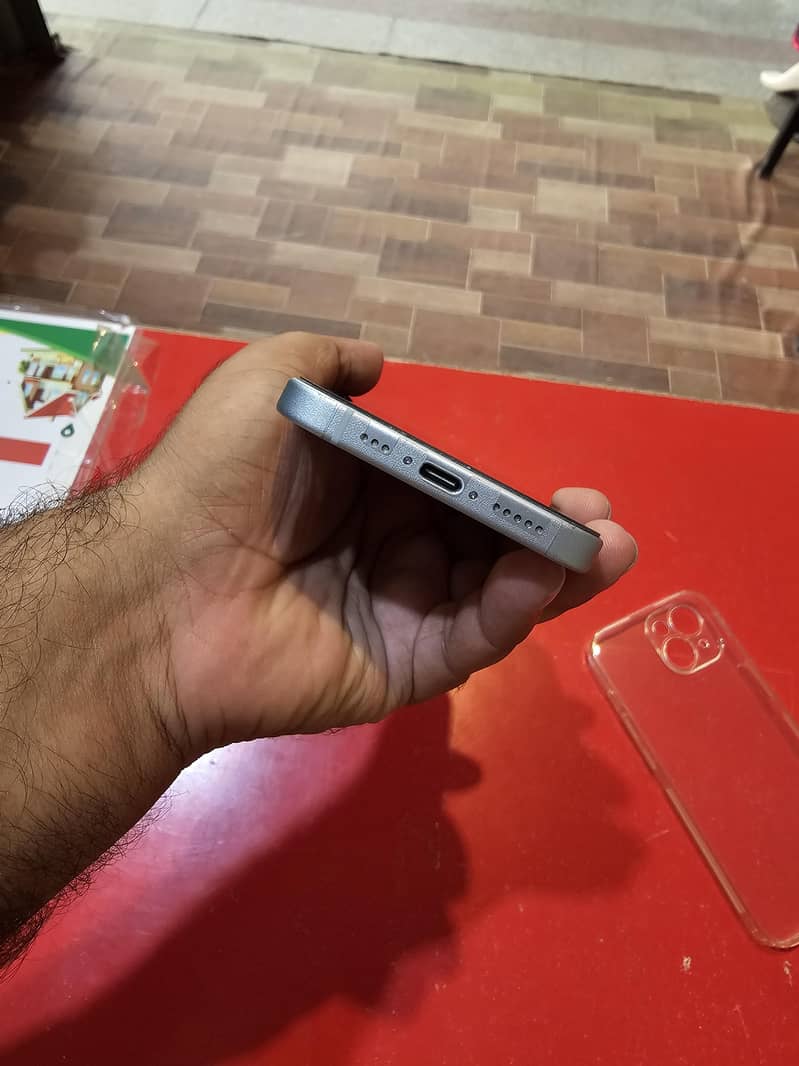 Apple iPhone 15 2