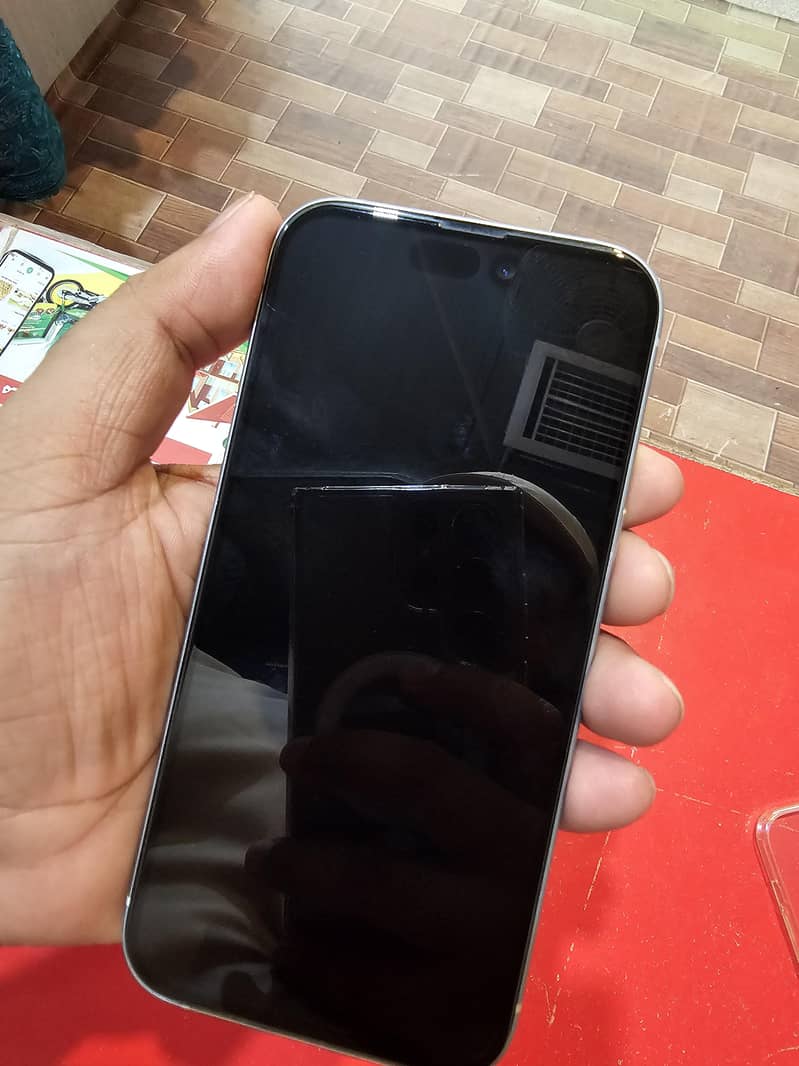 Apple iPhone 15 5