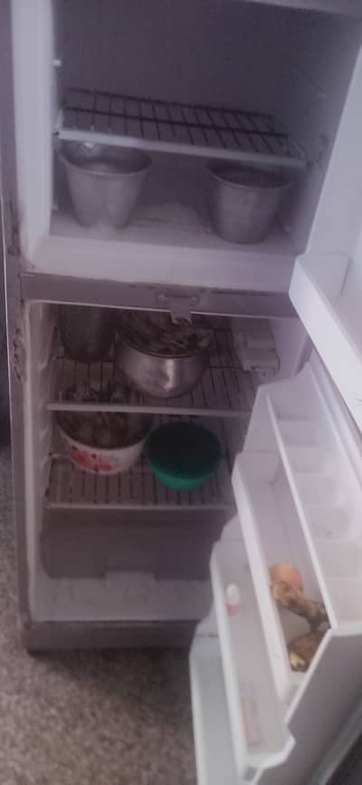 Dawlance Refrigerator/fridge Sialkot
