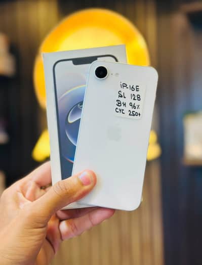 Apple iPhone 16e