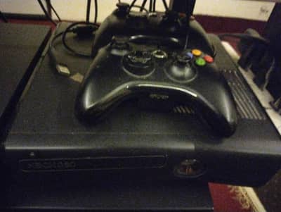 Xbox 360 S in Mint Condition