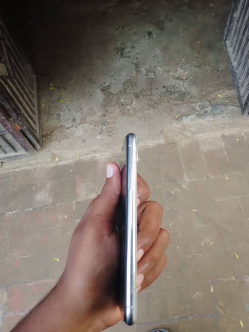 Apple iPhone X 2