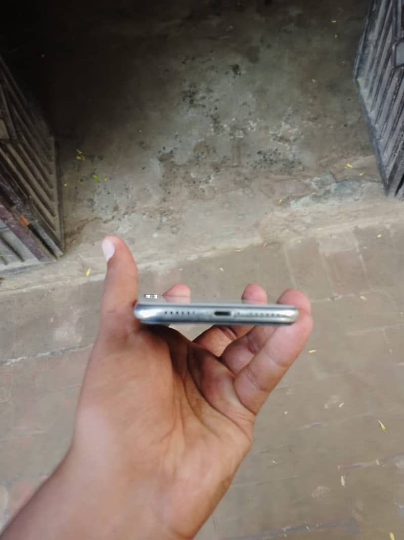 Apple iPhone X 5