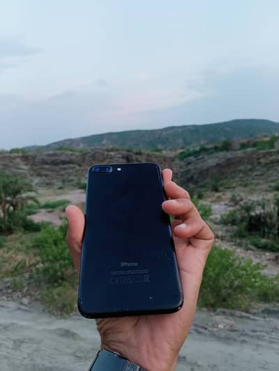 Apple iPhone 7 Plus Whatsapp number 03706841400