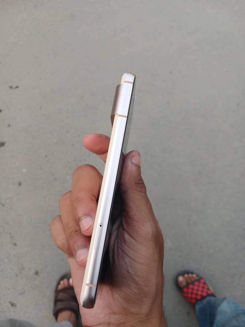Google Pixel 8 2