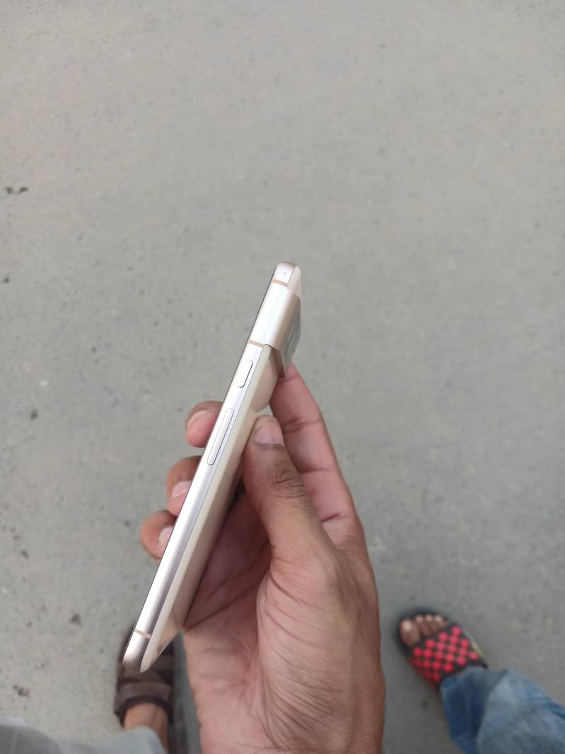 Google Pixel 8 3