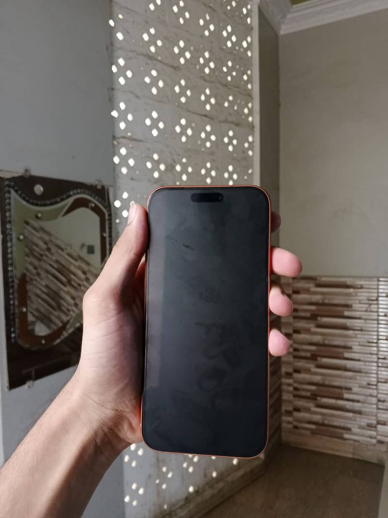iPhone 17 Pro Max 4