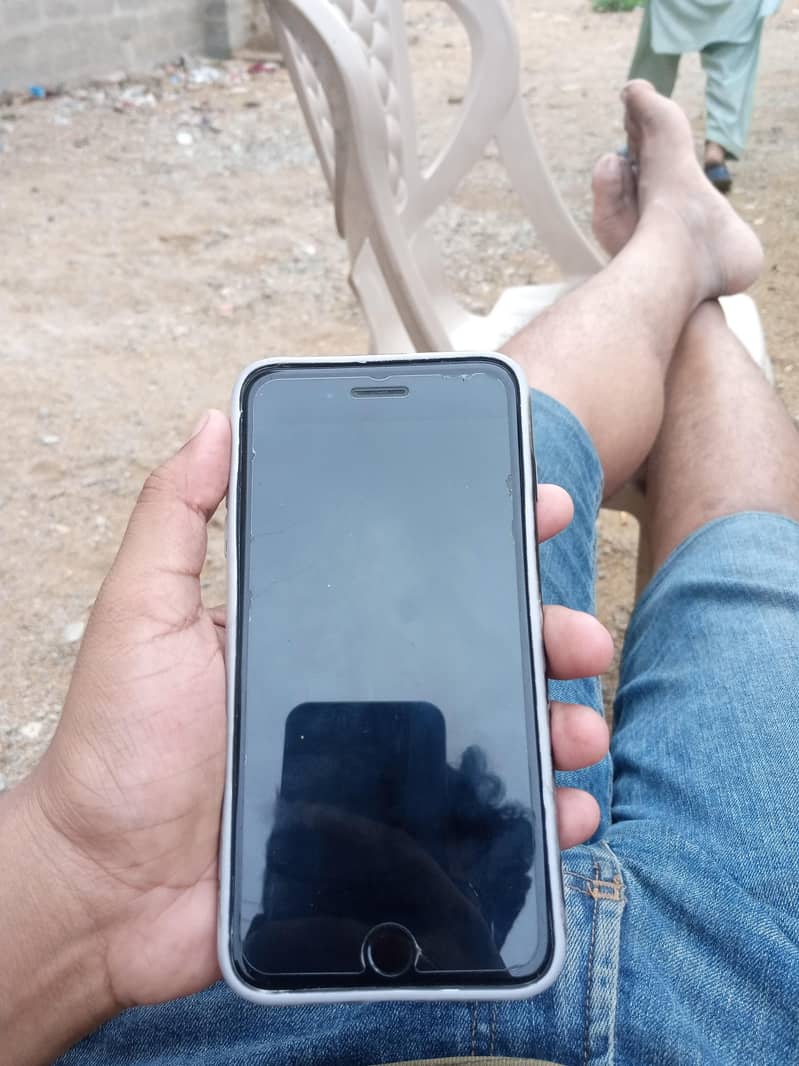 Apple iPhone 8 Plus 0