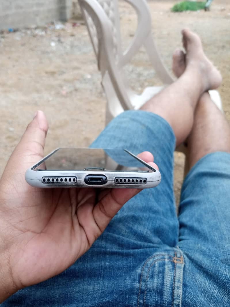 Apple iPhone 8 Plus 1