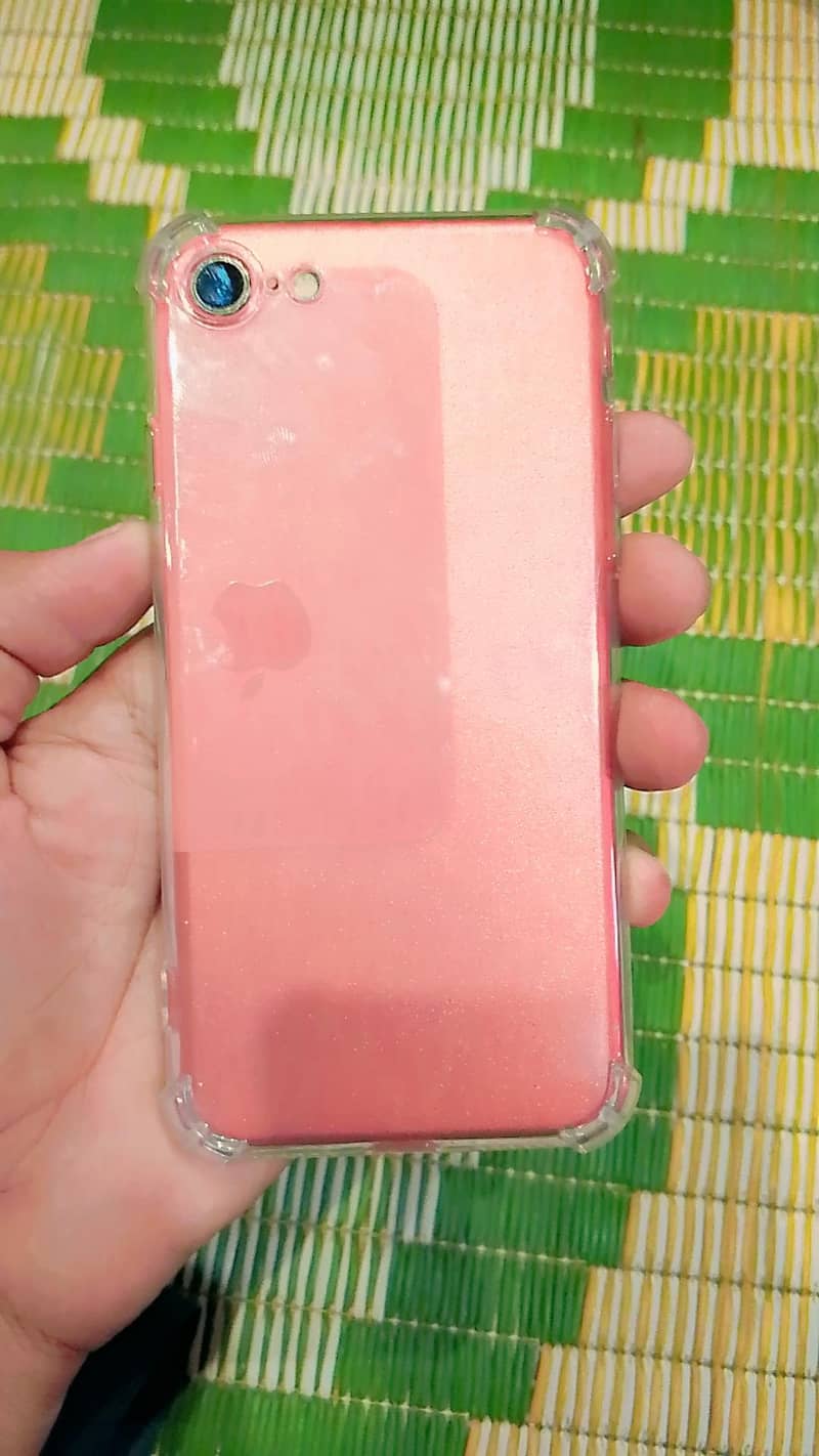 Apple iPhone 7 4