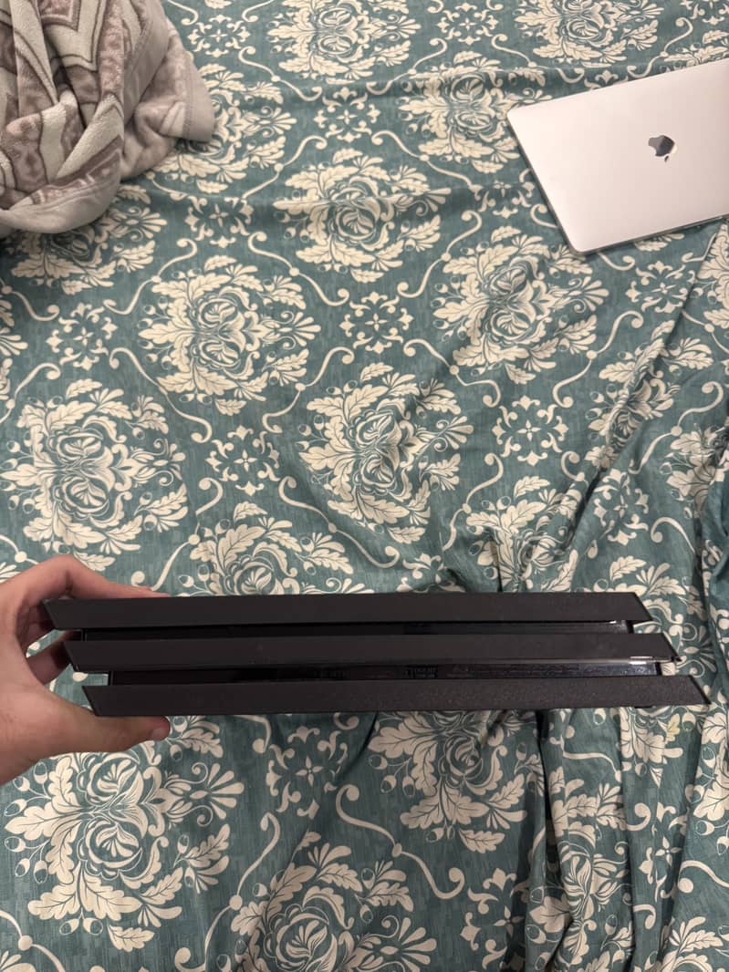 PS4 PRO 1TB | PRISTINE CONDITION 3
