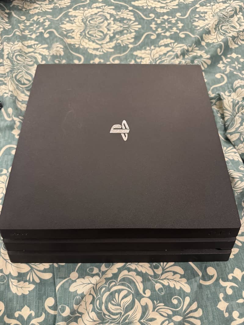 PS4 PRO 1TB | PRISTINE CONDITION 1