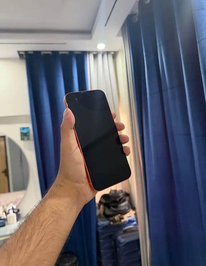 Apple iPhone 17 Pro Max 4
