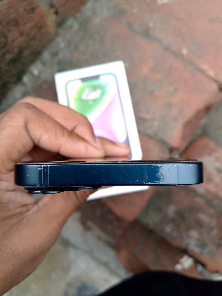 Apple iPhone 14 3