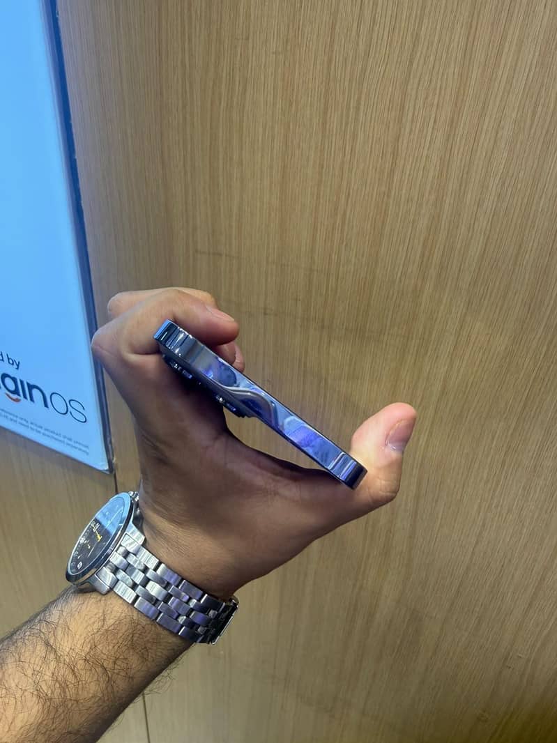 Apple iPhone 13 Pro Max 4