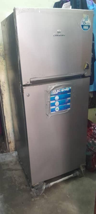 freezer medeum size totally jenuan cond urgent for sell0307+400+91+60