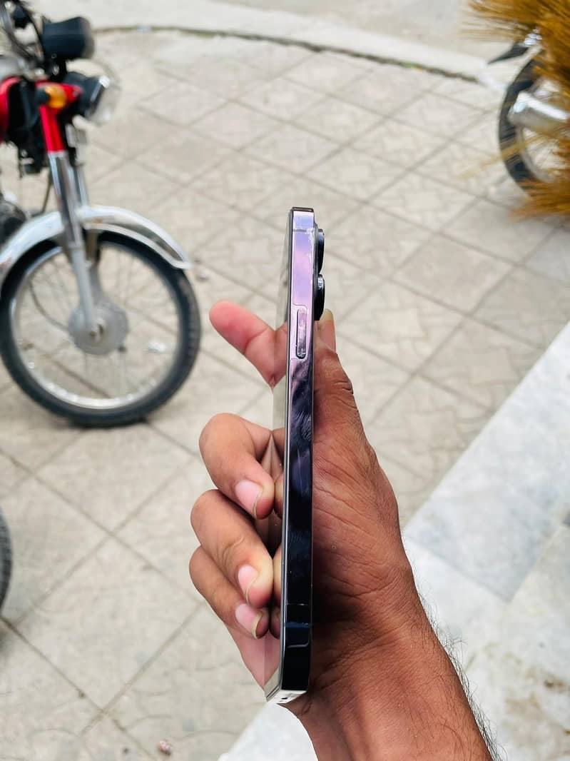 Apple iPhone 14 Pro Max 2