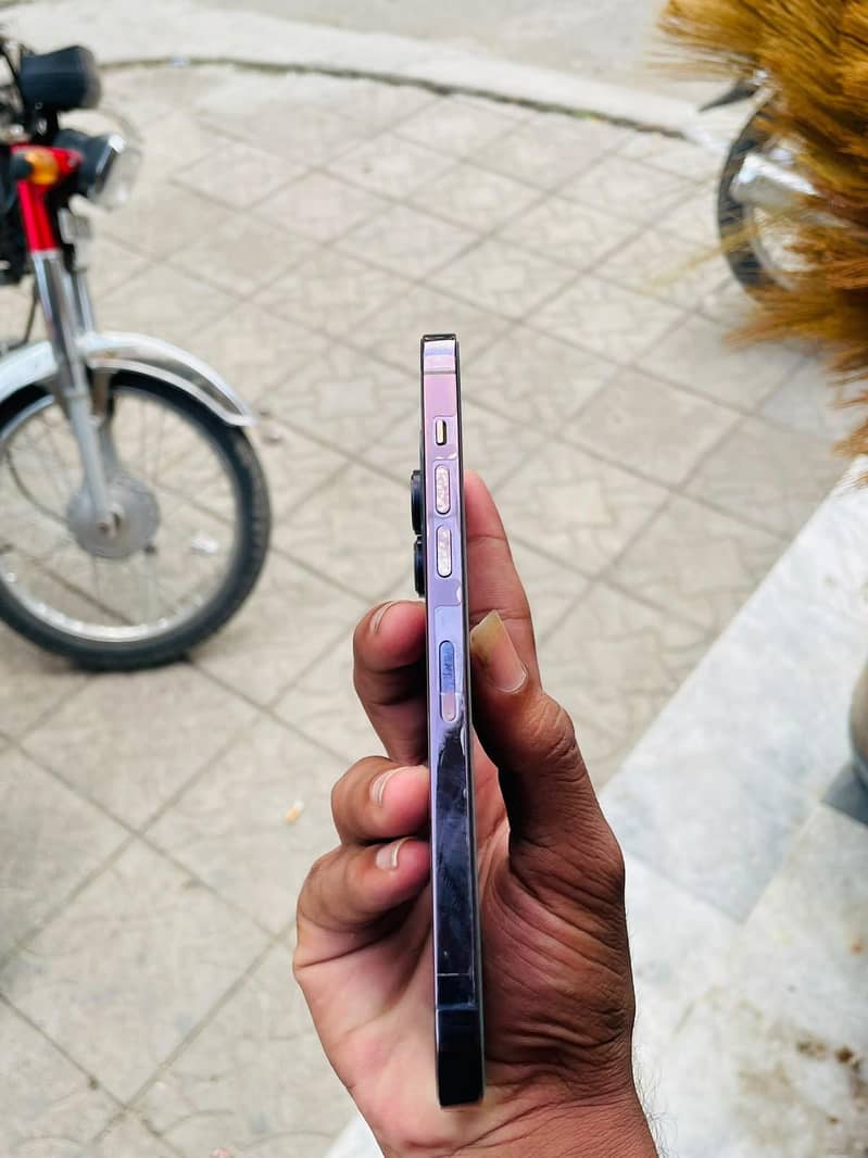 Apple iPhone 14 Pro Max 3