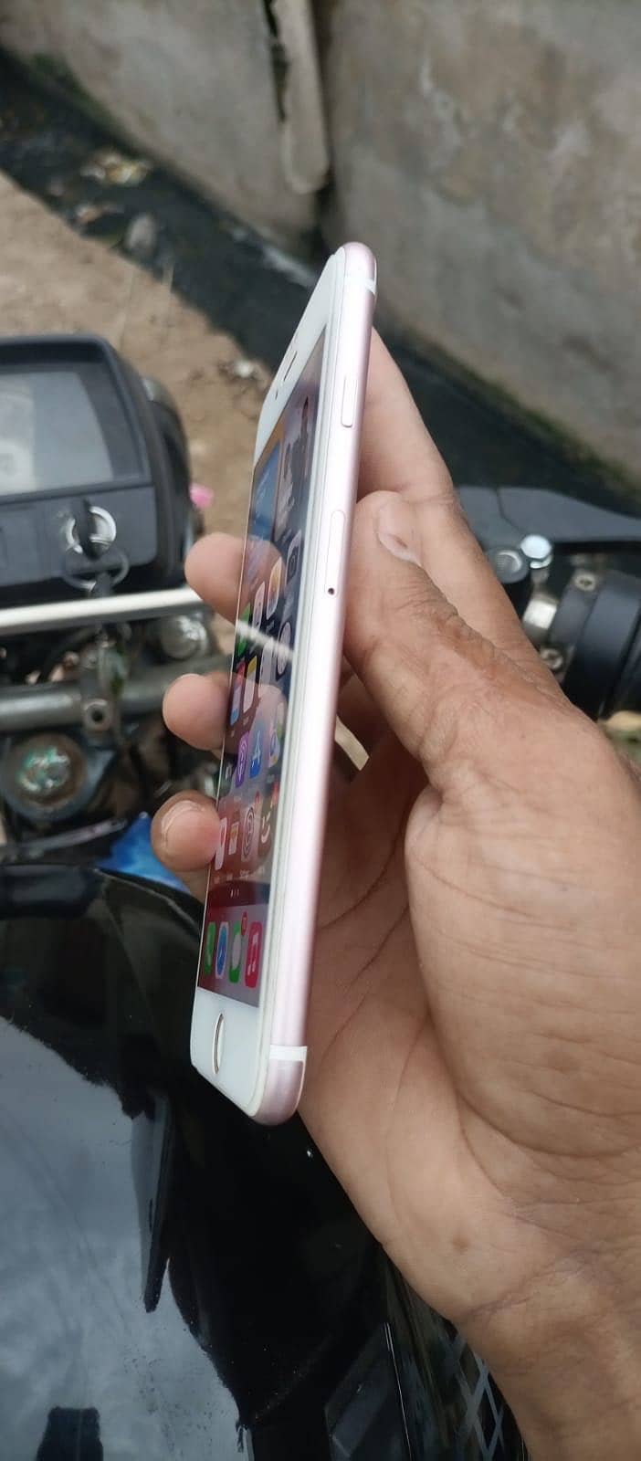 iPhone 7 pula 4