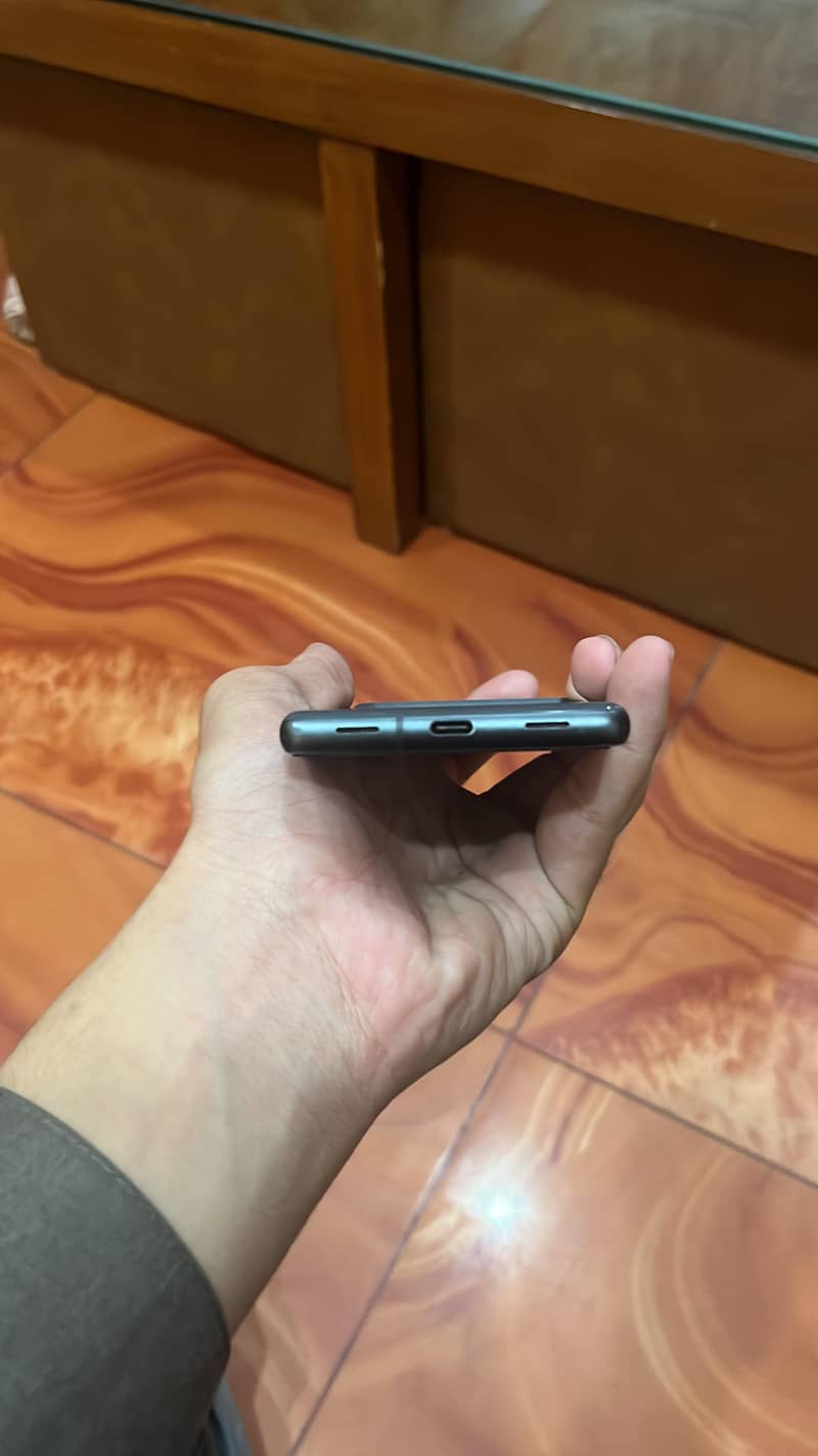 Google Pixel 7a 2