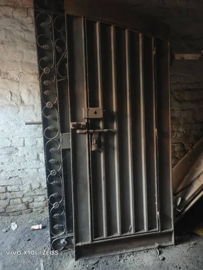 gate for sale candition saf ha all ok 03048420988 just call