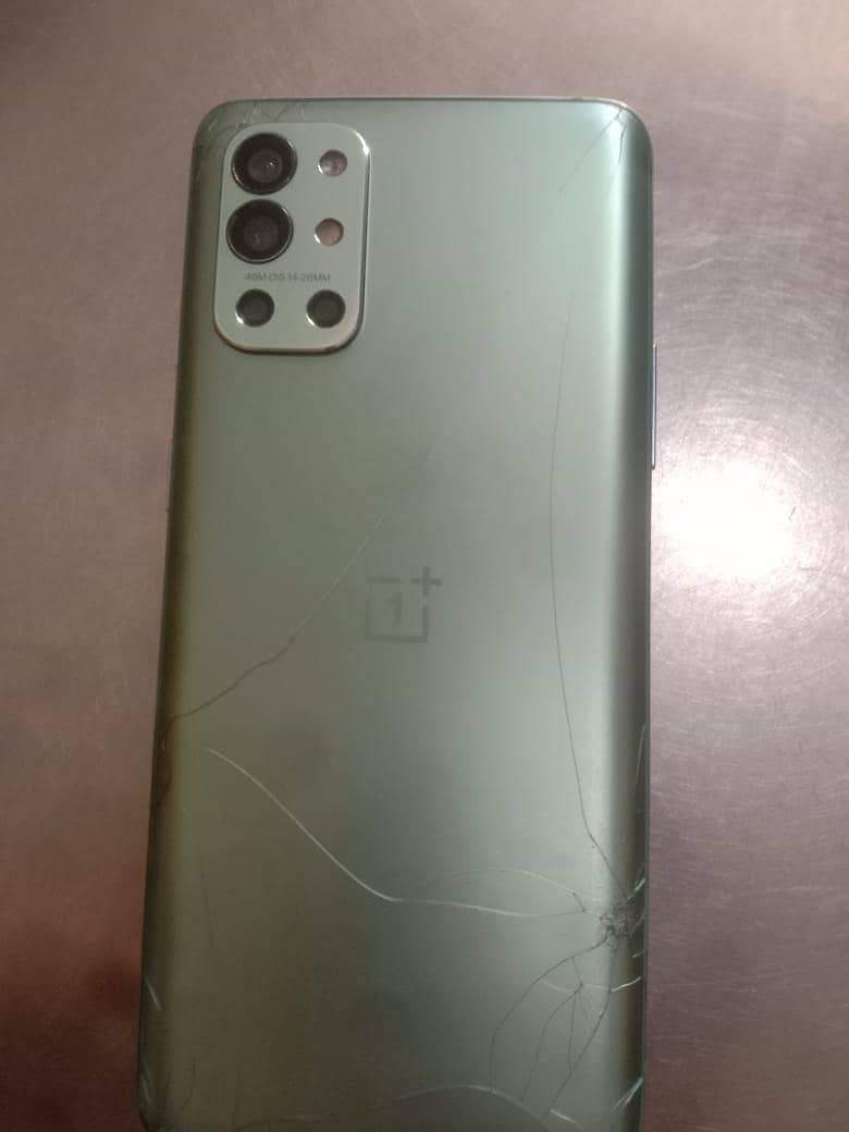 One Plus 9R 1
