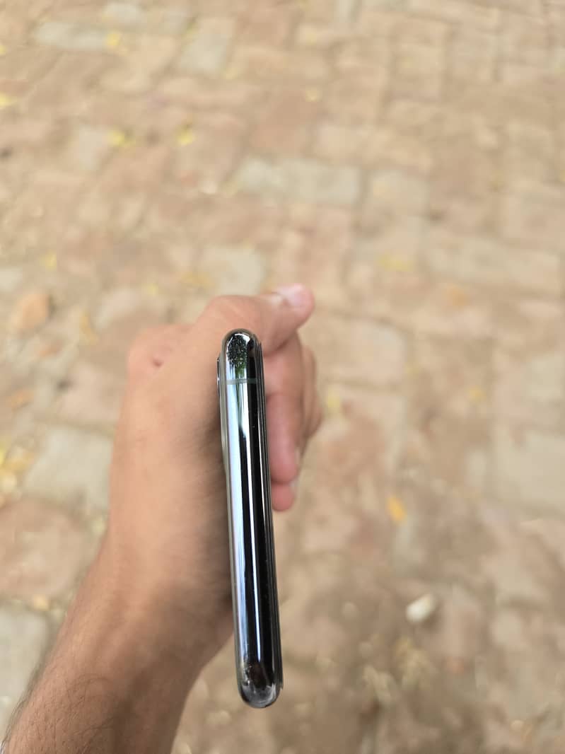 IPhone 11 Pro Max 2