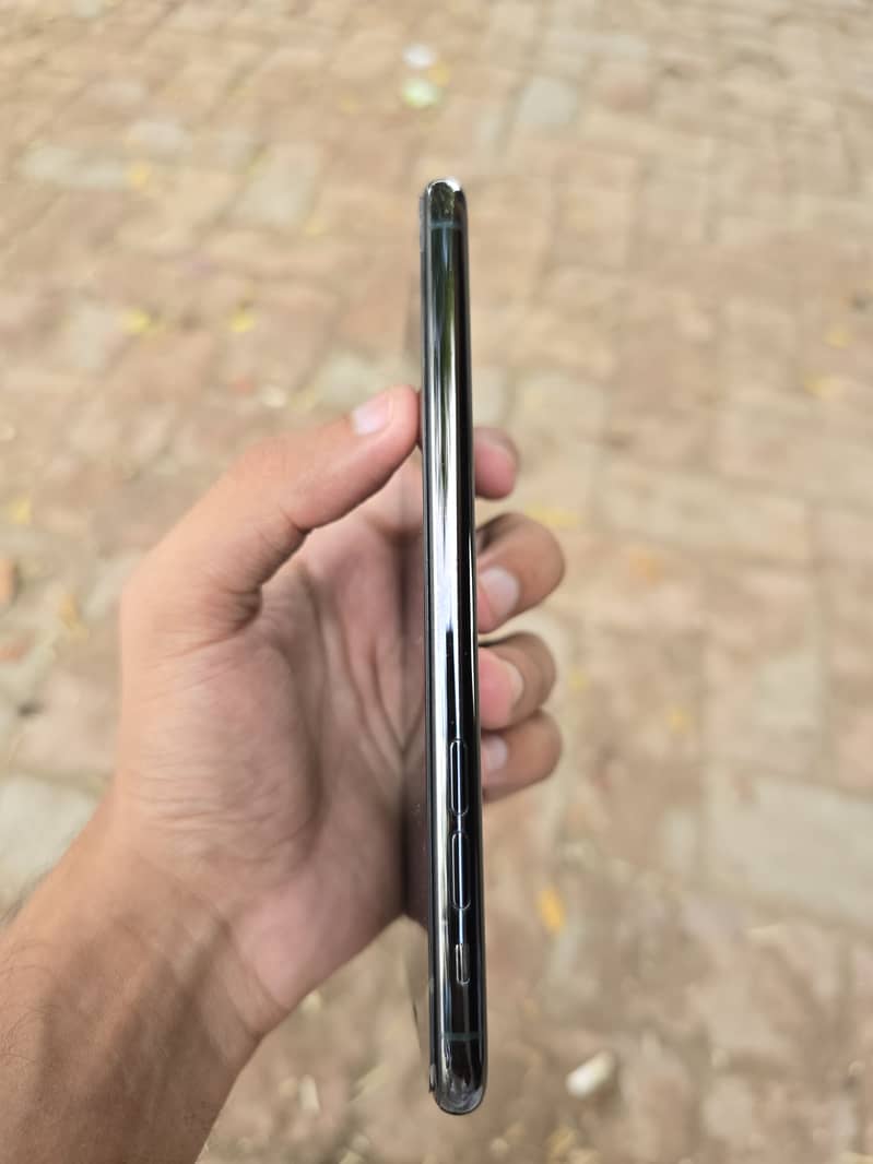 IPhone 11 Pro Max 3