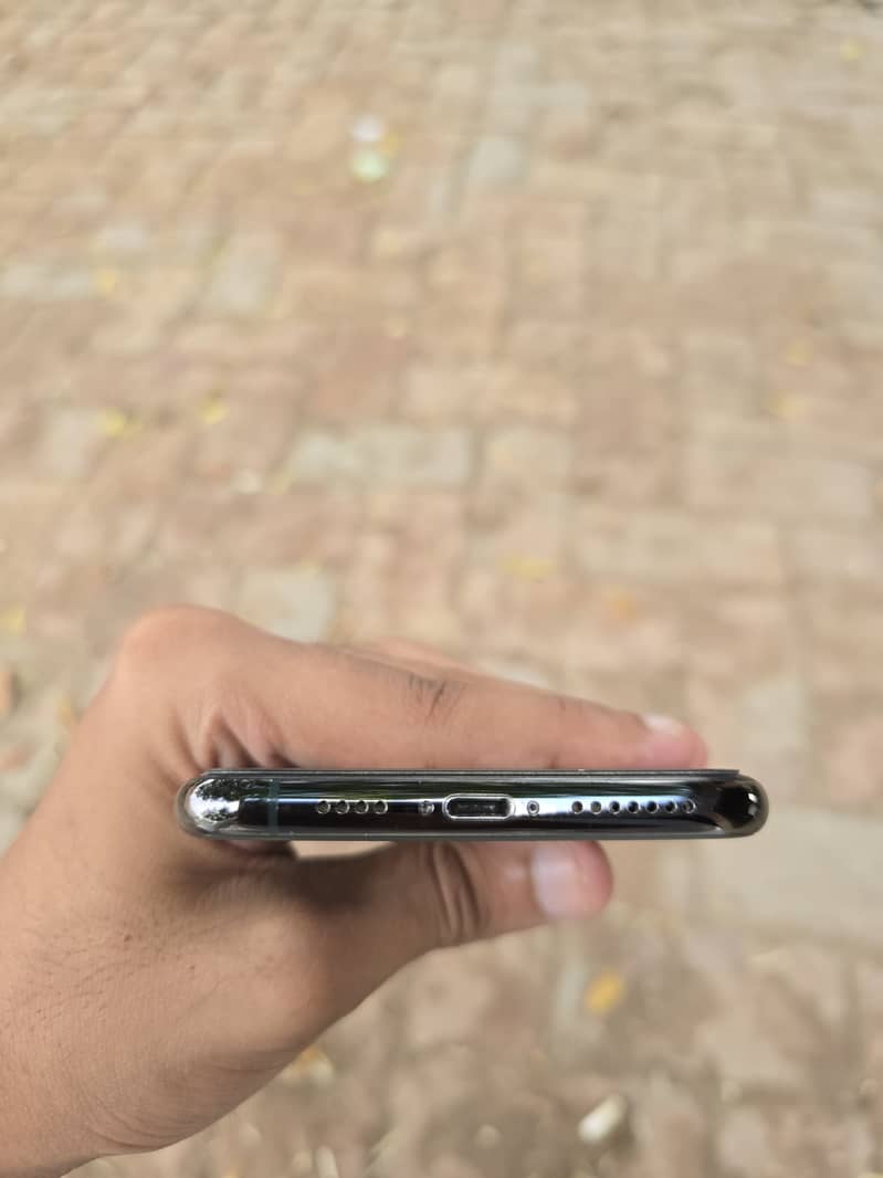 IPhone 11 Pro Max 4