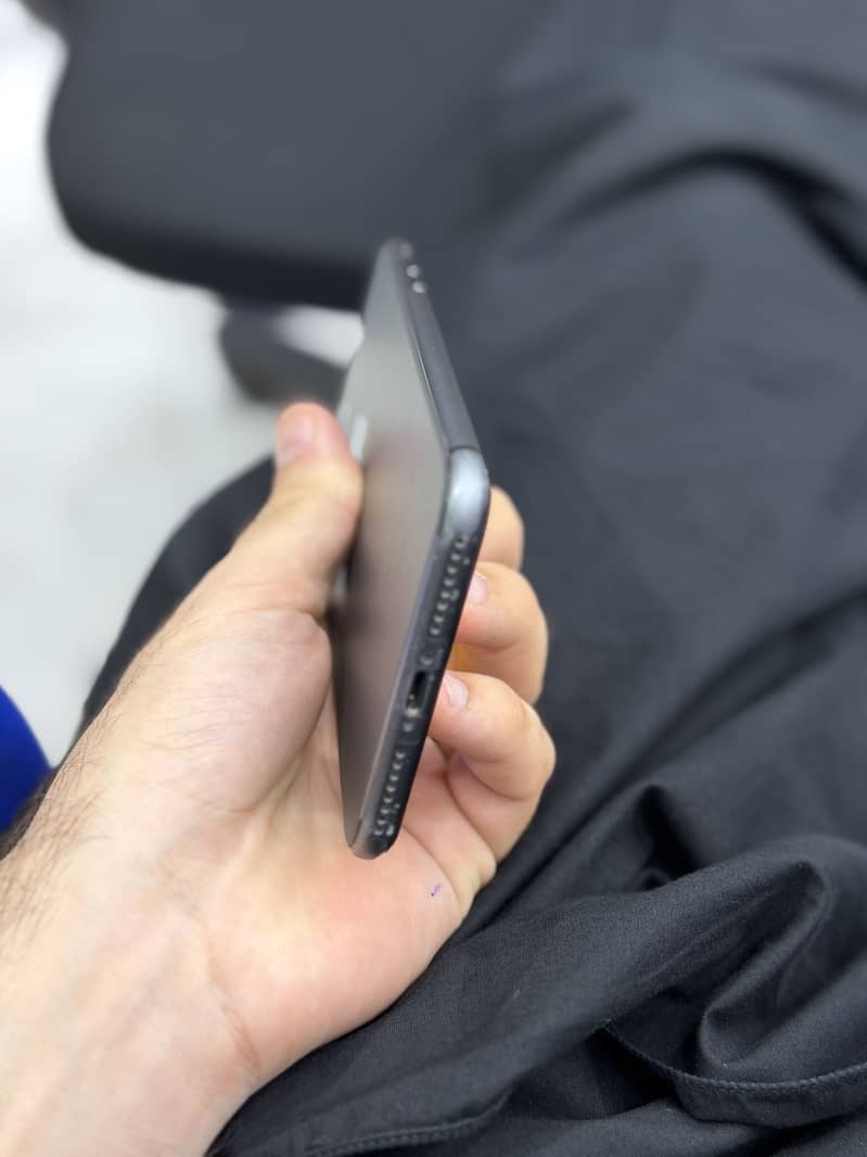 Apple iPhone 8 Plus 2