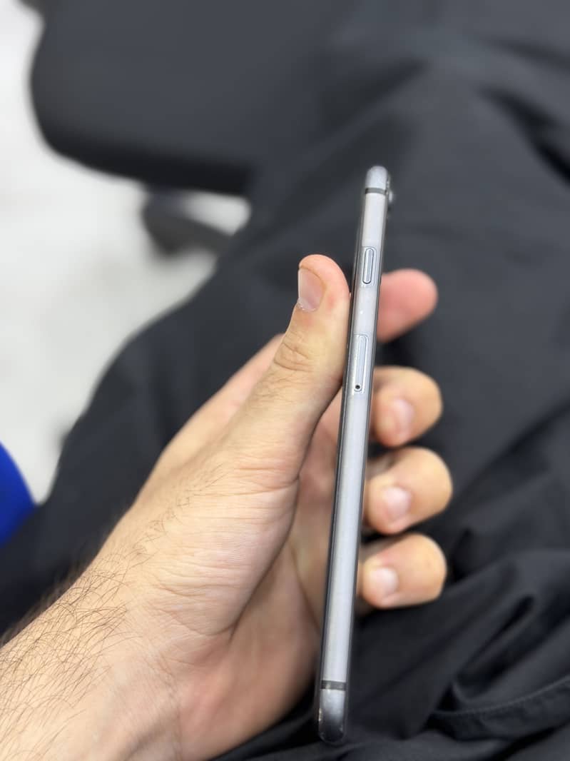 Apple iPhone 8 Plus 3