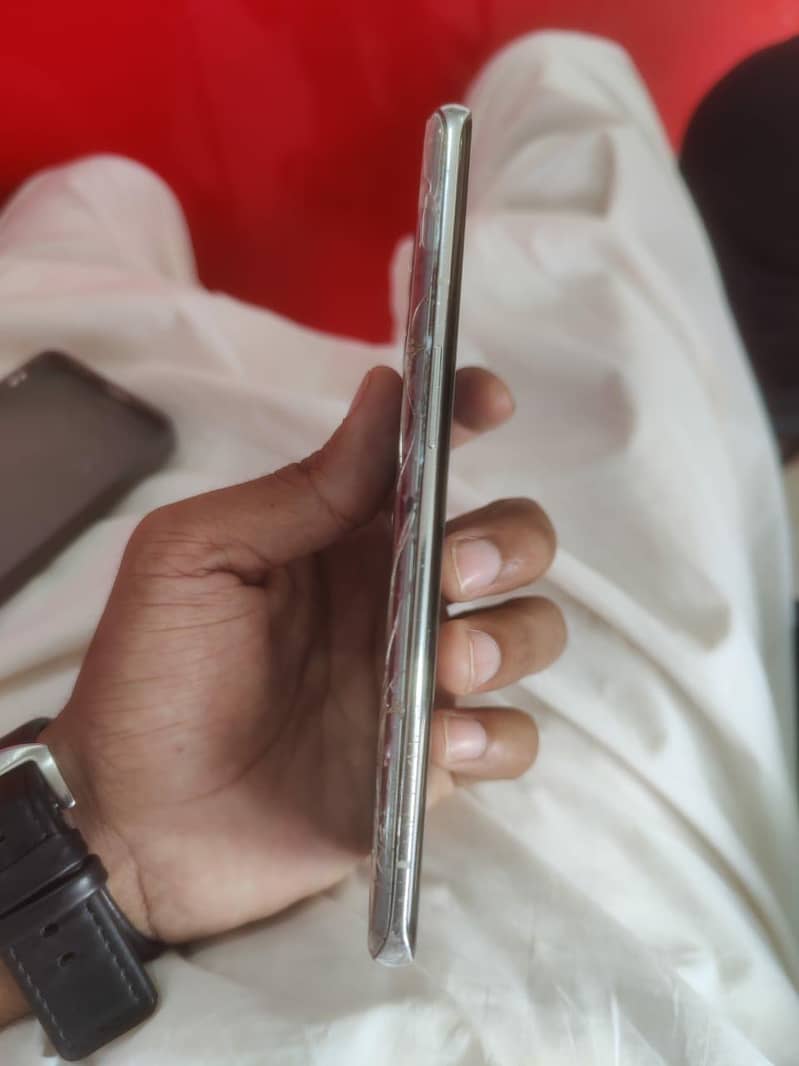 One Plus 9 Pro 4