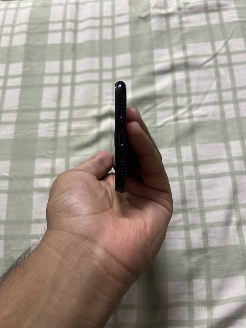 Apple iPhone 7 Plus 3