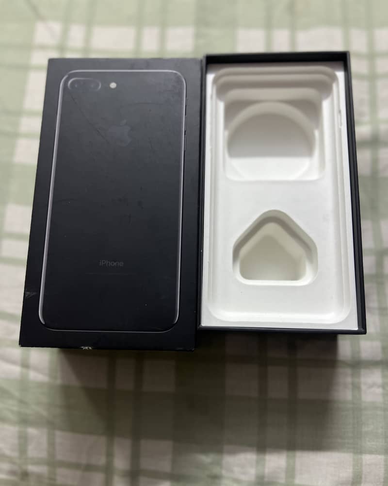 Apple iPhone 7 Plus 8
